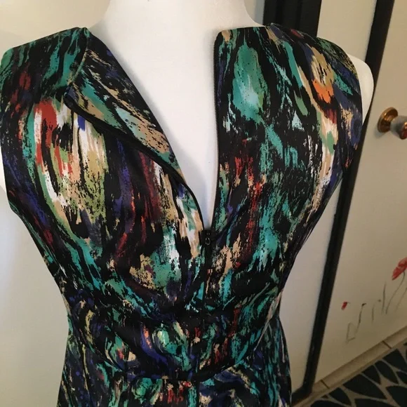 Multicolored high front and back sleeveless dress - Picture 6 of 11